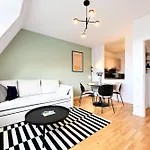 Lejlighed Rosengarten Fuerth, Moderne Serviced In Citylage, Ganze 50 M2, Nahe Nuernberg, Metro, Sauna, Fruehstueck & Parkplatz Fürth