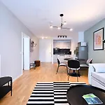 Rosengarten Fuerth, Moderne Serviced In Citylage, Ganze 50 M2, Nahe Nuernberg, Metro, Sauna, Fruehstueck & Parkplatz Lejlighed Fürth