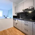 Lejlighed Rosengarten Fuerth, Moderne Serviced In Citylage, Ganze 50 M2, Nahe Nuernberg, Metro, Sauna, Fruehstueck & Parkplatz Fürth