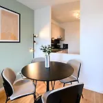 Rosengarten Fuerth, Moderne Serviced In Citylage, Ganze 50 M2, Nahe Nuernberg, Metro, Sauna, Fruehstueck & Parkplatz * Fürth