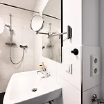 Rosengarten Fuerth, Moderne Serviced In Citylage, Ganze 50 M2, Nahe Nuernberg, Metro, Sauna, Fruehstueck & Parkplatz * Fürth