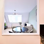 Rosengarten Fuerth, Moderne Serviced In Citylage, Ganze 50 M2, Nahe Nuernberg, Metro, Sauna, Fruehstueck & Parkplatz Appartement