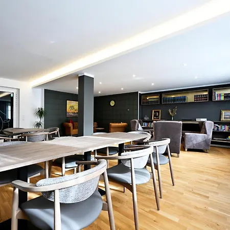 Rosengarten Fuerth, Moderne Serviced In Citylage, Ganze 50 M2, Nahe Nuernberg, Metro, Sauna *