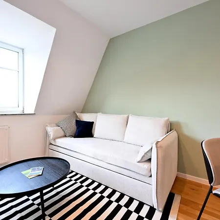 Apartment Rosengarten Fuerth, Moderne Serviced In Citylage, Ganze 50 M2, Nahe Nuernberg, Metro, Sauna *