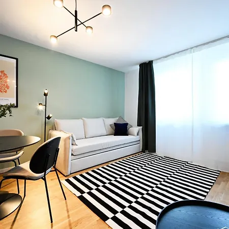 Apartment Rosengarten Fuerth, Moderne Serviced In Citylage, Ganze 50 M2, Nahe Nuernberg, Metro, Sauna