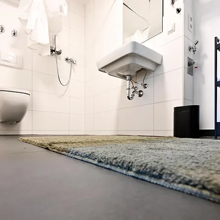Rosengarten Fuerth, Moderne Serviced In Citylage, Ganze 50 M2, Nahe Nuernberg, Metro, Sauna, Fruehstueck & Parkplatz Lejlighed *